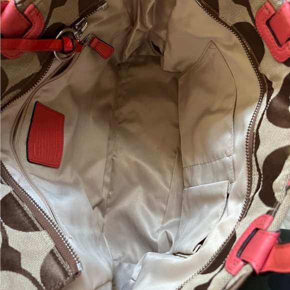 Coach - Picture 3 of 4